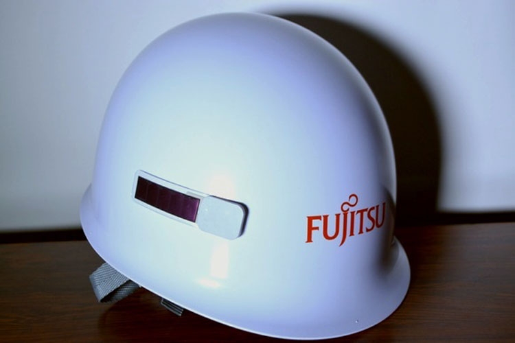    (Fujitsu)